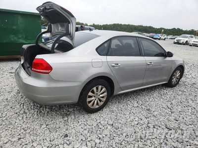 Trzecie zdjęcie samochodu z tyłu: 2013 VOLKSWAGEN PASSAT S VIN:1VWAH7A38DC109712 - miniatura