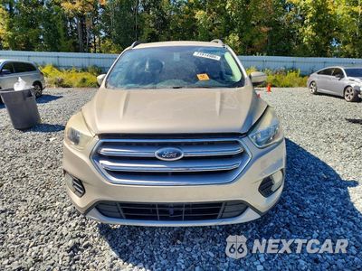 Piąte zdjęcie samochodu w środku: 2018 FORD ESCAPE SE VIN:1FMCU9GD4JUA88572 - miniatura