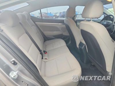 Zdjęcie 10 z 12 samochodu: 2019 HYUNDAI ELANTRA SEL VIN:5NPD84LFXKH443666 - miniatura