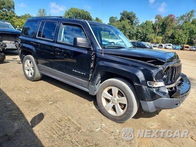 Czwarte zdjęcie samochodu z boku: 2016 JEEP PATRIOT LATITUDE VIN:1C4NJRFB2GD581164 - miniatura