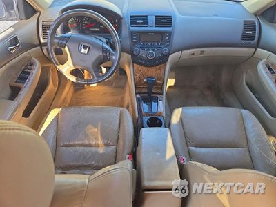 Zdjęcie 8 z 12 samochodu: 2003 HONDA ACCORD EX VIN:1HGCM56633A121776 - miniatura