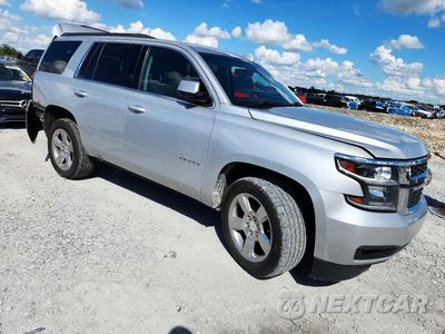 Czwarte zdjęcie samochodu z boku: 2018 CHEVROLET TAHOE C1500 LS VIN:1GNSCAKC2JR256481 - miniatura