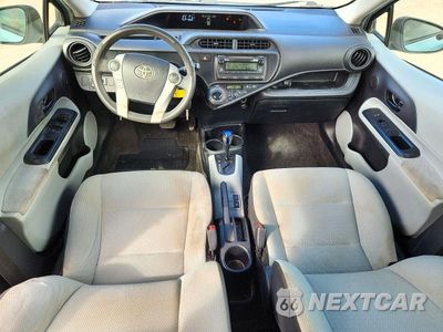 Zdjęcie 8 z 12 samochodu: 2014 TOYOTA PRIUS C ONE VIN:JTDKDTB32E1060708 - miniatura