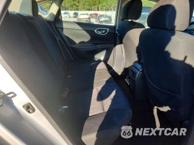 Zdjęcie 10 z 13 samochodu: 2019 NISSAN SENTRA SV VIN:3N1AB7AP3KY421841 - miniatura
