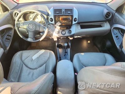 Zdjęcie 8 z 12 samochodu: 2006 TOYOTA RAV4 LIMITED VIN:JTMBD31V266011239 - miniatura
