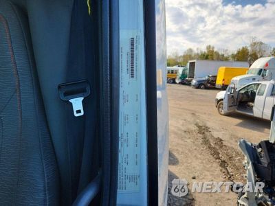 Zdjęcie 12 z 13 samochodu: 2019 VOLVO VNL SEMI TRUCK VIN:4V4NC9TJ0KN212462 - miniatura