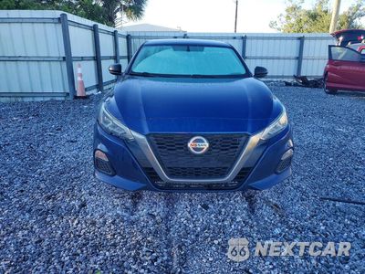 Piąte zdjęcie samochodu w środku: 2019 NISSAN ALTIMA SR VIN:1N4BL4CV5KC251313 - miniatura