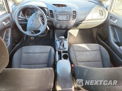 Zdjęcie 8 z 12 samochodu: 2018 KIA FORTE LX VIN:3KPFK4A78JE283473 - miniatura