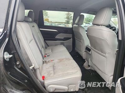 Zdjęcie 11 z 13 samochodu: 2016 TOYOTA HIGHLANDER LE PLUS VIN:5TDBKRFH5GS326355 - miniatura