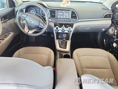 Zdjęcie 8 z 12 samochodu: 2019 HYUNDAI ELANTRA SEL VIN:5NPD84LF8KH403392 - miniatura