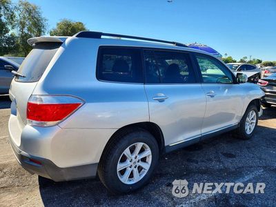 Trzecie zdjęcie samochodu z tyłu: 2013 TOYOTA HIGHLANDER SE VIN:5TDZK3EH9DS122361 - miniatura