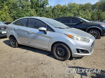 Czwarte zdjęcie samochodu z boku: 2015 FORD FIESTA TITANIUM VIN:3FADP4CJ4FM212596 - miniatura