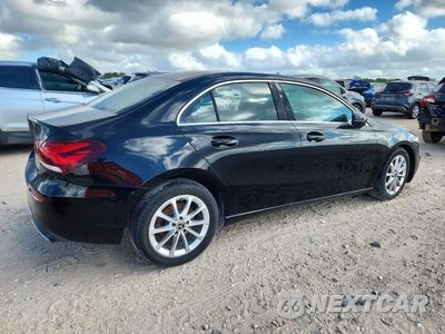 Trzecie zdjęcie samochodu z tyłu: 2019 MERCEDES-BENZ A 220 VIN:WDD3G4EB5KW035939 - miniatura