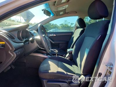 Zdjęcie 7 z 13 samochodu: 2013 KIA FORTE EX VIN:KNAFU4A20D5682017 - miniatura