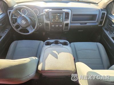 Zdjęcie 8 z 12 samochodu: 2017 RAM 2500 ST VIN:3C6UR5CJ2HG553644 - miniatura