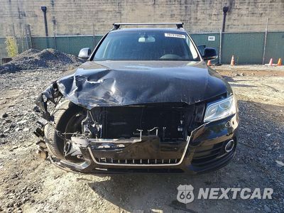 Piąte zdjęcie samochodu w środku: 2017 AUDI Q5 PREMIUM VIN:WA1C2AFP1HA005726 - miniatura