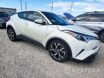Czwarte zdjęcie samochodu z boku: 2018 TOYOTA C-HR XLE VIN:NMTKHMBXXJR009515 - miniatura
