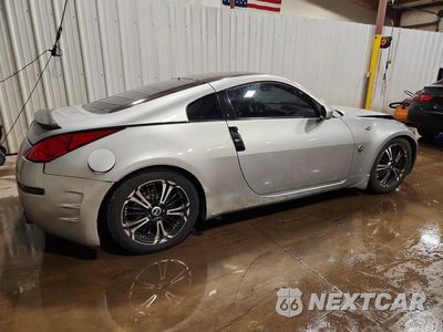 Trzecie zdjęcie samochodu z tyłu: 2004 NISSAN 350Z BASE VIN:JN1AZ34D04M103431 - miniatura