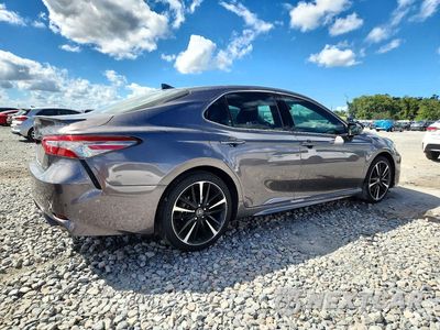Trzecie zdjęcie samochodu z tyłu: 2019 TOYOTA CAMRY XSE VIN:4T1B61HK8KU770070 - miniatura