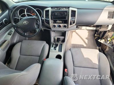Zdjęcie 8 z 13 samochodu: 2005 TOYOTA TACOMA ACCESS CAB VIN:5TEUU42N75Z076313 - miniatura