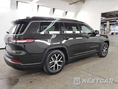 Trzecie zdjęcie samochodu z tyłu: 2023 JEEP GRAND CHEROKEE L LIMITED VIN:1C4RJKBGXP8752293 - miniatura