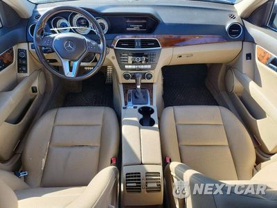 Zdjęcie 8 z 12 samochodu: 2012 MERCEDES-BENZ C 300 4MATIC VIN:WDDGF8BB7CR228965 - miniatura