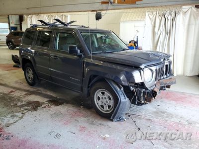 Czwarte zdjęcie samochodu z boku: 2016 JEEP PATRIOT SPORT VIN:1C4NJPBA2GD687860 - miniatura