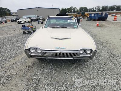 Piąte zdjęcie samochodu w środku: 1962 FORD THUNDRBIRD VIN:2Y83Z111188 - miniatura