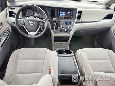 Zdjęcie 8 z 13 samochodu: 2017 TOYOTA SIENNA LE VIN:5TDJZ3DCXHS177194 - miniatura