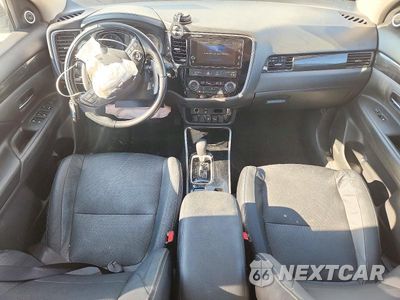 Zdjęcie 8 z 13 samochodu: 2017 MITSUBISHI OUTLANDER GT VIN:JA4JZ4AX5HZ056305 - miniatura