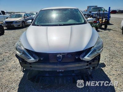 Piąte zdjęcie samochodu w środku: 2017 NISSAN SENTRA S VIN:3N1AB7AP8HY297039 - miniatura