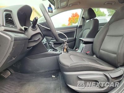 Zdjęcie 7 z 12 samochodu: 2018 HYUNDAI ELANTRA SEL VIN:5NPD84LF2JH266397 - miniatura