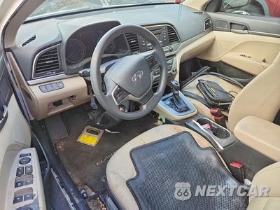 Zdjęcie 8 z 12 samochodu: 2017 HYUNDAI ELANTRA SE VIN:KMHD74LF0HU417798 - miniatura
