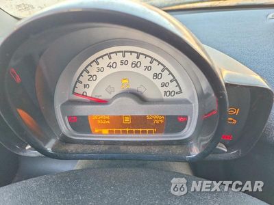 Zdjęcie 9 z 13 samochodu: 2013 SMART FORTWO PURE VIN:WMEEJ3BAXDK631599 - miniatura