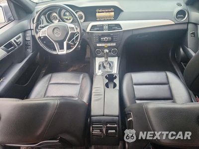 Zdjęcie 8 z 12 samochodu: 2014 MERCEDES-BENZ C 300 4MATIC VIN:WDDGF8AB9ER324567 - miniatura