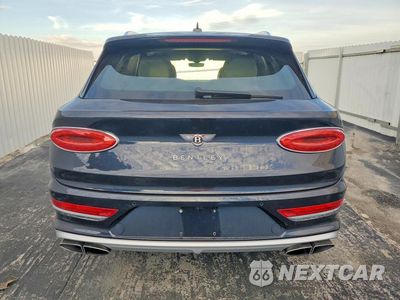 Zdjęcie 6 z 13 samochodu: 2023 BENTLEY BENTAYGA VIN:SJAHT2ZV3PC017079 - miniatura
