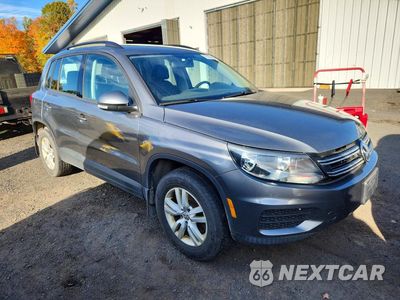 Czwarte zdjęcie samochodu z boku: 2016 VOLKSWAGEN TIGUAN S VIN:WVGBV7AX5GW002005 - miniatura