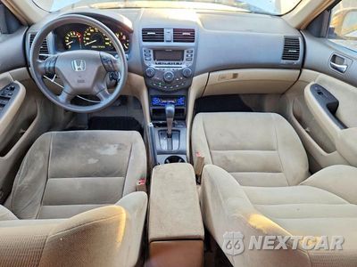 Zdjęcie 8 z 12 samochodu: 2006 HONDA ACCORD LX VIN:1HGCM66366A041047 - miniatura