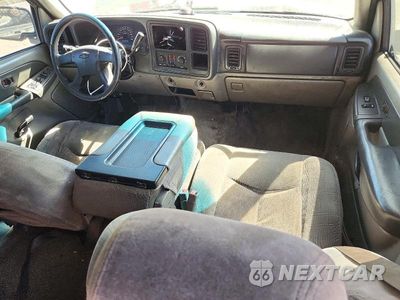 Zdjęcie 8 z 13 samochodu: 2003 CHEVROLET SUBURBAN C1500 VIN:1GNEC16T43J192615 - miniatura