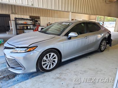 2022 TOYOTA CAMRY LE 4T1C11AK8NU670505 - główne zdjęcie licytacji z USA - miniatura