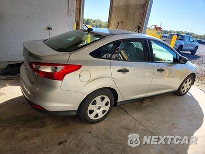 Trzecie zdjęcie samochodu z tyłu: 2013 FORD FOCUS S VIN:1FADP3E27DL170388 - miniatura