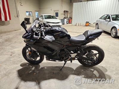 Trzecie zdjęcie samochodu z tyłu: 2020 KAWASAKI EX650 M VIN:ML5EXEM18LDA14305 - miniatura