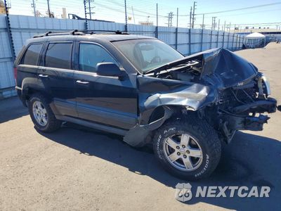 Czwarte zdjęcie samochodu z boku: 2006 JEEP GRAND CHEROKEE LAREDO VIN:1J4GR48K16C295239 - miniatura
