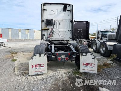 Zdjęcie 6 z 14 samochodu: 2021 FREIGHTLINER CASCADIA 126 VIN:1FUJHHDV0MLMT1677 - miniatura