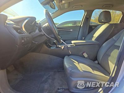 Zdjęcie 7 z 12 samochodu: 2018 CHEVROLET IMPALA LT VIN:2G1105S33J9104474 - miniatura