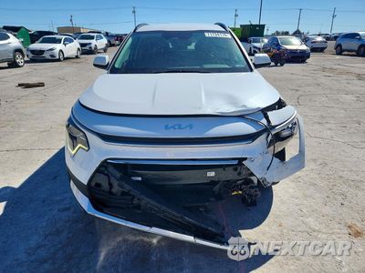 Piąte zdjęcie samochodu w środku: 2025 KIA NIRO LX VIN:KNDCP3LE0S5255786 - miniatura