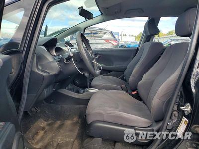 Zdjęcie 7 z 12 samochodu: 2010 HONDA FIT VIN:JHMGE8H20AC003340 - miniatura