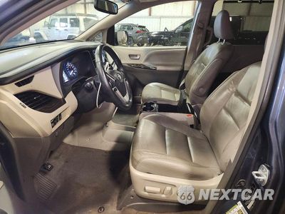 Zdjęcie 7 z 13 samochodu: 2017 TOYOTA SIENNA XLE 8-PASSENGER VIN:5TDYZ3DC0HS827407 - miniatura