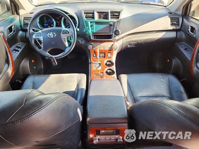 Zdjęcie 8 z 13 samochodu: 2013 TOYOTA HIGHLANDER HYBRID LIMITED VIN:JTEDC3EH6D2016296 - miniatura