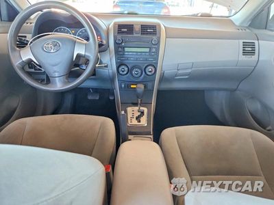 Zdjęcie 8 z 13 samochodu: 2010 TOYOTA COROLLA LE VIN:1NXBU4EE4AZ303751 - miniatura